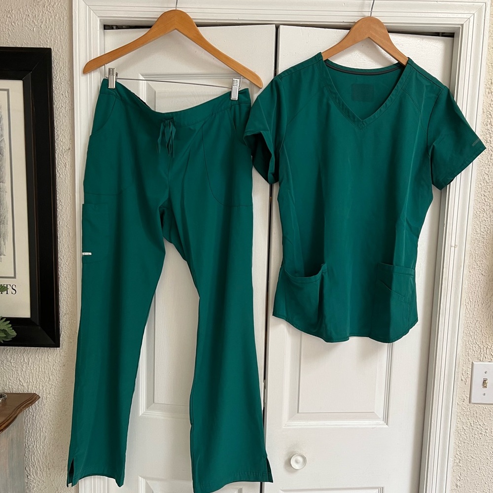 Three Sketchers Scrub sets Green Large